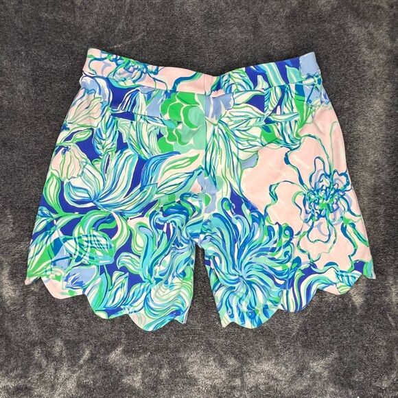 Lilly Pulitzer Pink and Blue Floral Patterned Scalloped Hem Shorts size 6 - Picture 2 of 3
